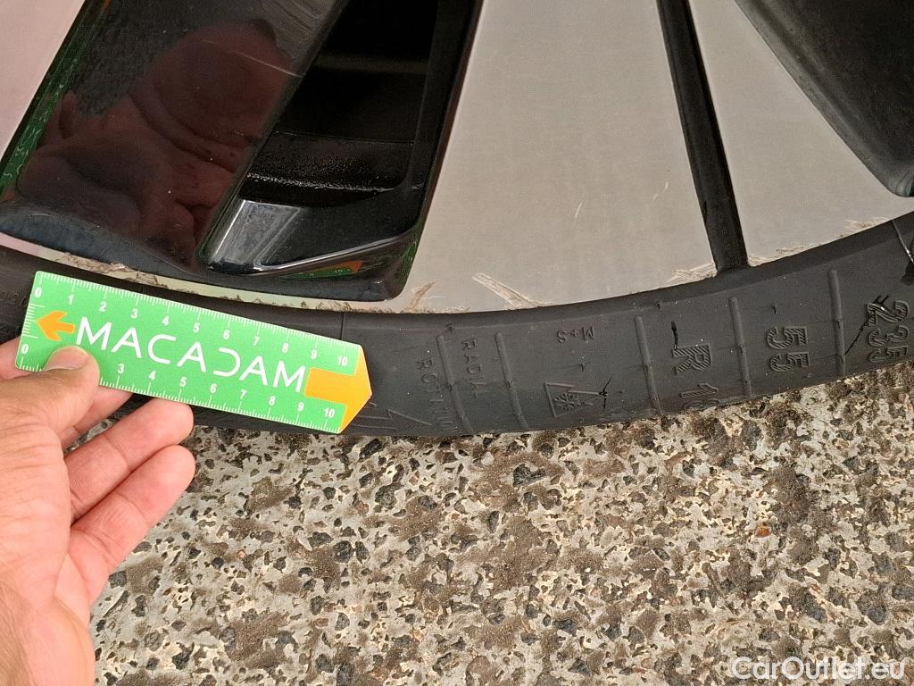  Volvo  XC 40 XC40 Momentum Plug-in Hybrid 2WD 1.5 #52