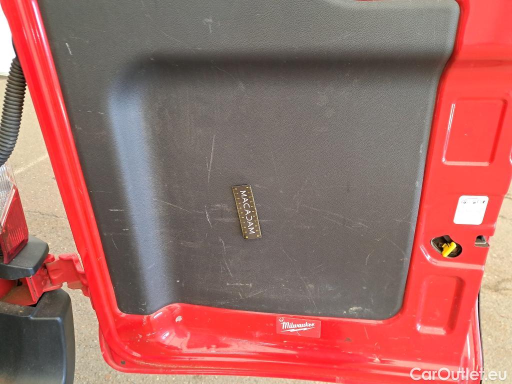  Ford  Transit FORD  / 2019 / 4P / Fourgon tôlé 2.0 ECOB 130PS 350 L3H3 FWD AMBIENTE #32