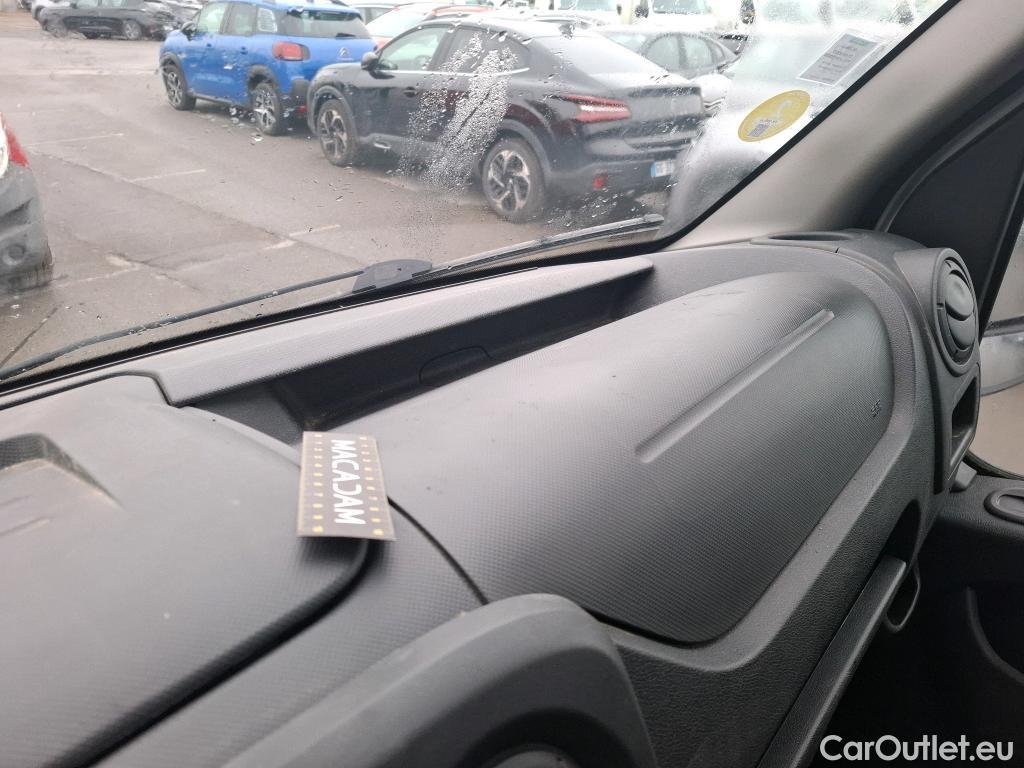  Renault  Master  III Fourgon L2H2 3 5 Grand Confort dCi 130CV BVM6 E6 #25