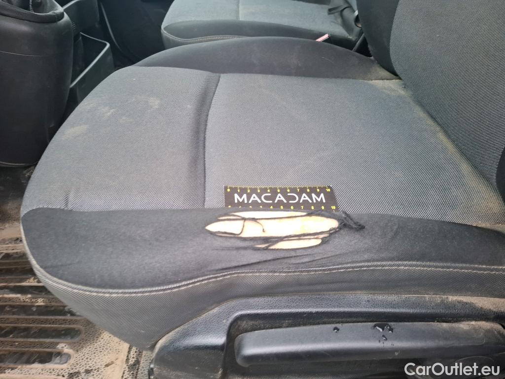  Renault  Master  III Fourgon L2H2 3 5 Grand Confort dCi 130CV BVM6 E6 #11