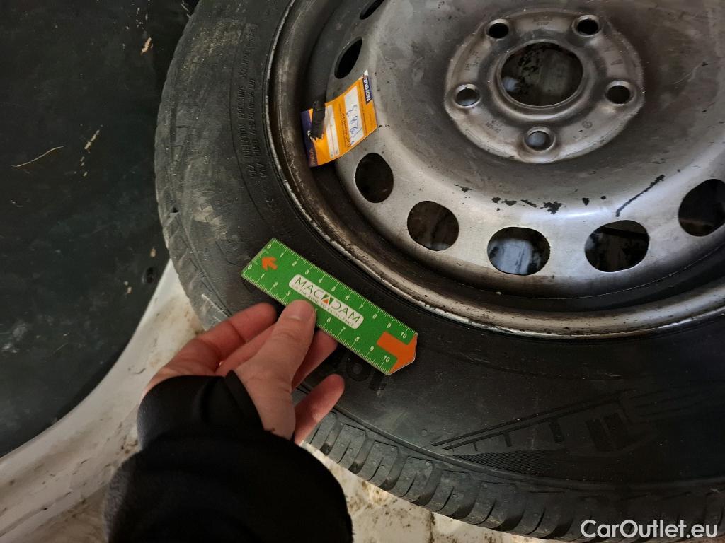  Volkswagen  Caddy VOLKSWAGEN  Van / 2015 / 4P / Fourgonnette 2.0 TDI 102 DSG6 Business Line Plus #13