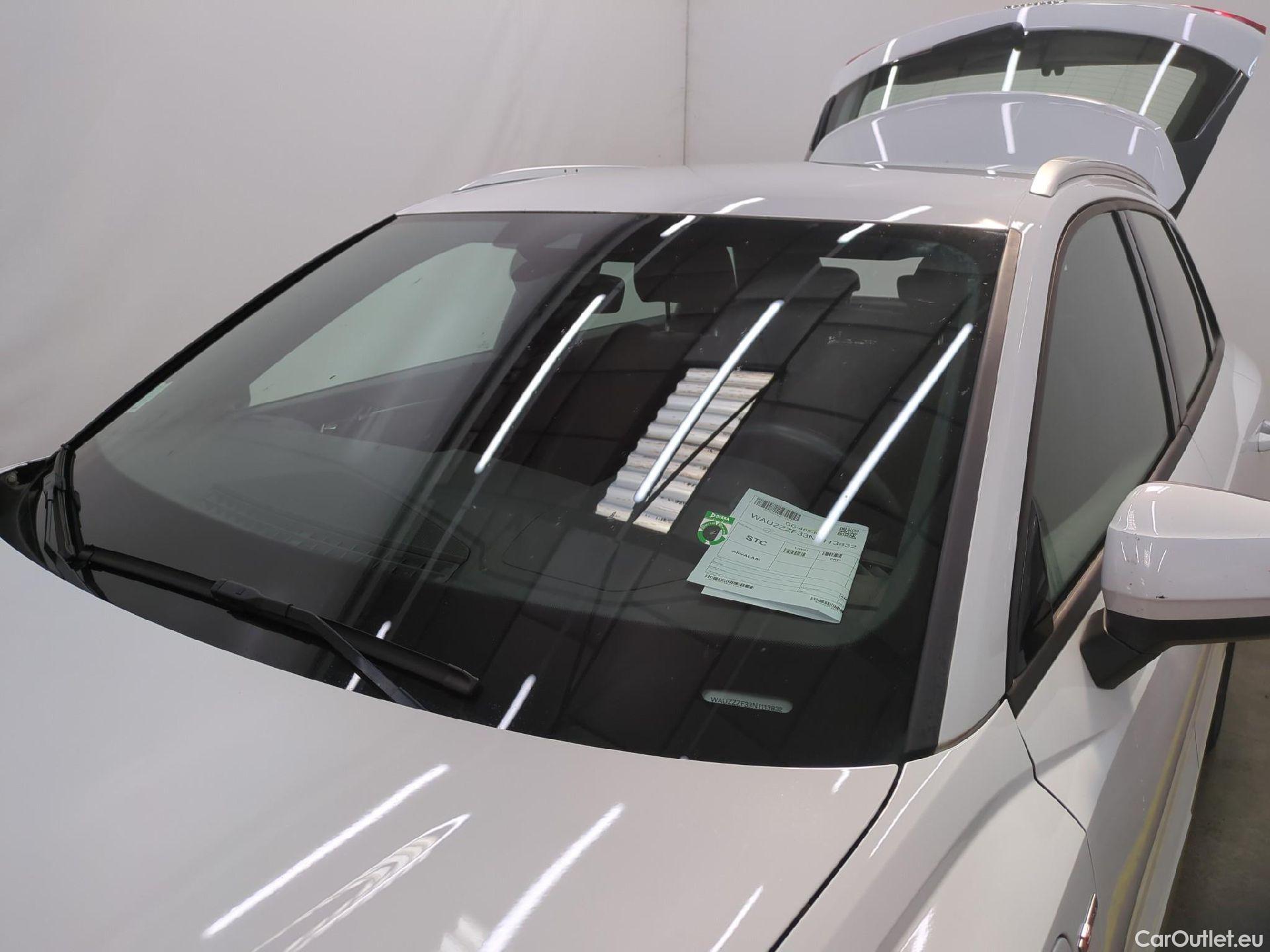  Audi  Q3 AUDI  / 2018 / 5P / SUV 45 TFSI E 245 S TRONIC S LINE #9