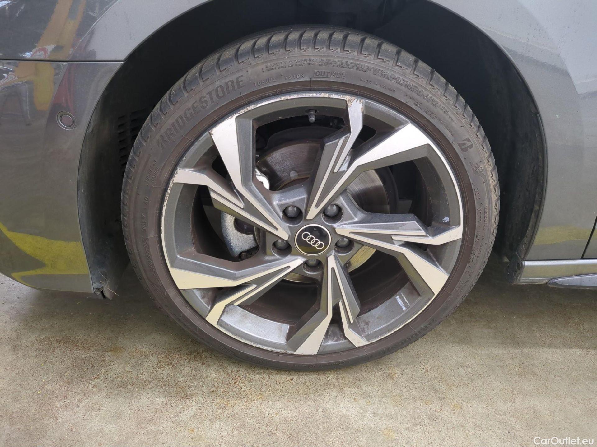  Audi  A3 AUDI  Sportback / 2020 / 5P / Berline 35 TFSI 150 MHEV S Tronic S Line #1