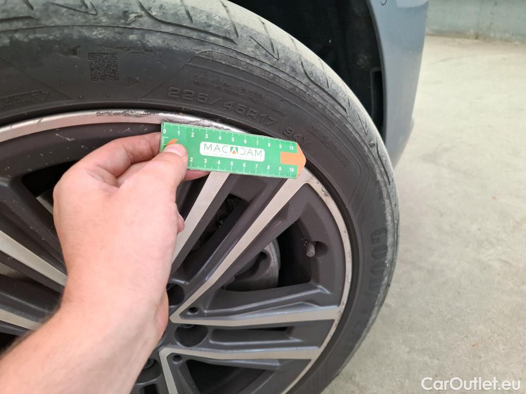  Bmw  Serie 1 1 Berline 116 d Business Design 1.5 115CV BVA7 E6d #28