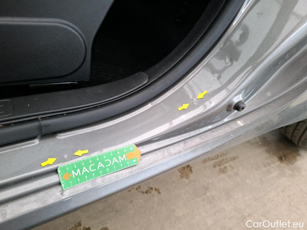  Fiat  500 FIAT   2015  3P  Berline Hybrid 10 BSG 70 ch Dolcevita #34