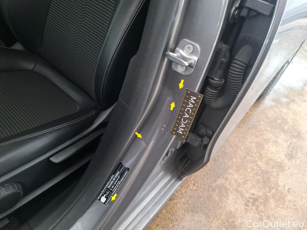  Mercedes  CLA-Klasse MERCEDES-BENZ CLA Coupe / 2019 / 4P / Coupé CLA 180 Business Line BA7 #14