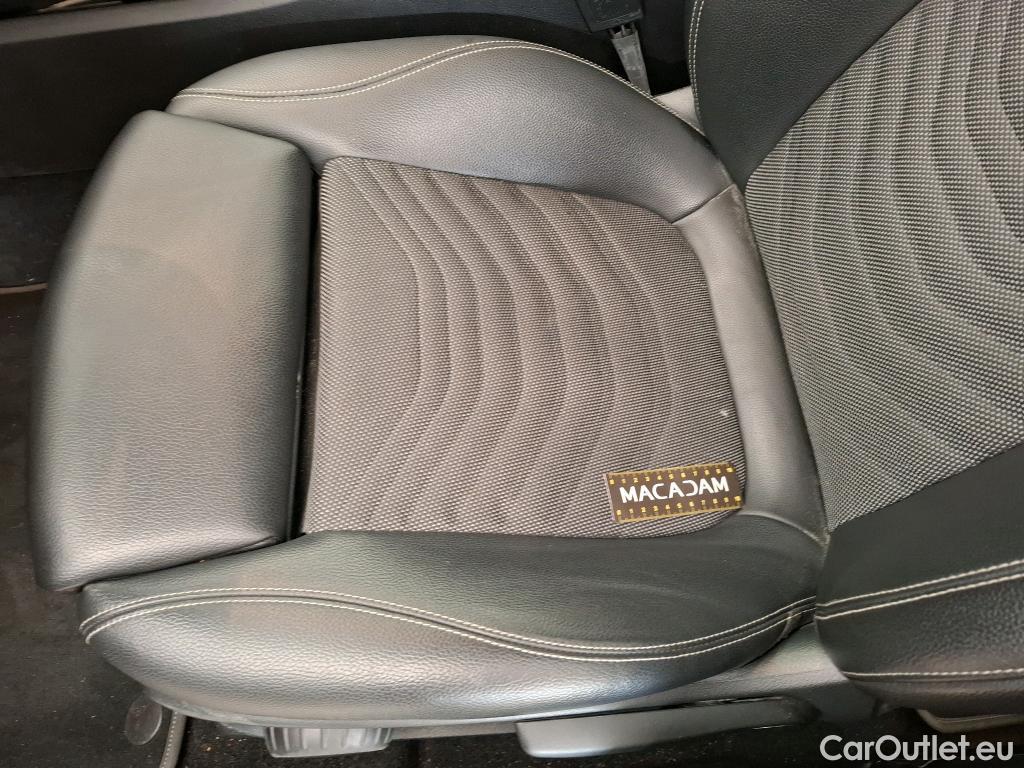  Mercedes  A-Klasse MERCEDESBENZ Classe A Compact  2018  5P  Berline A 180 Style Line #10