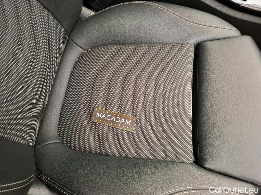  Mercedes  A-Klasse MERCEDESBENZ Classe A Compact  2018  5P  Berline A 180 Style Line #26