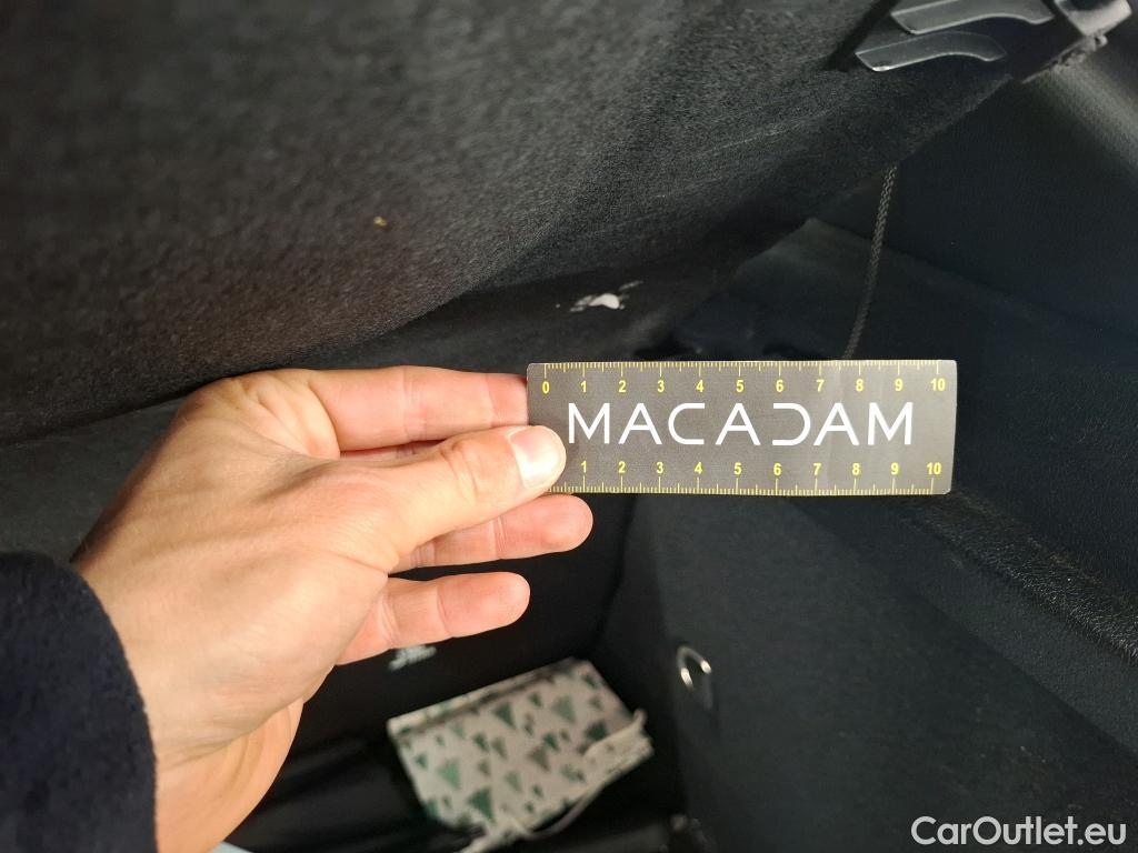  Mercedes  A-Klasse MERCEDESBENZ Classe A Compact  2018  5P  Berline A 180 Style Line #2