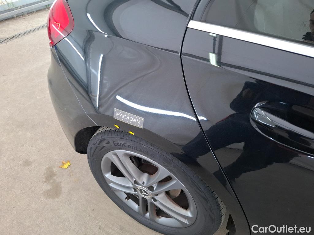  Mercedes  A-Klasse MERCEDESBENZ Classe A Compact  2018  5P  Berline A 180 Style Line #45