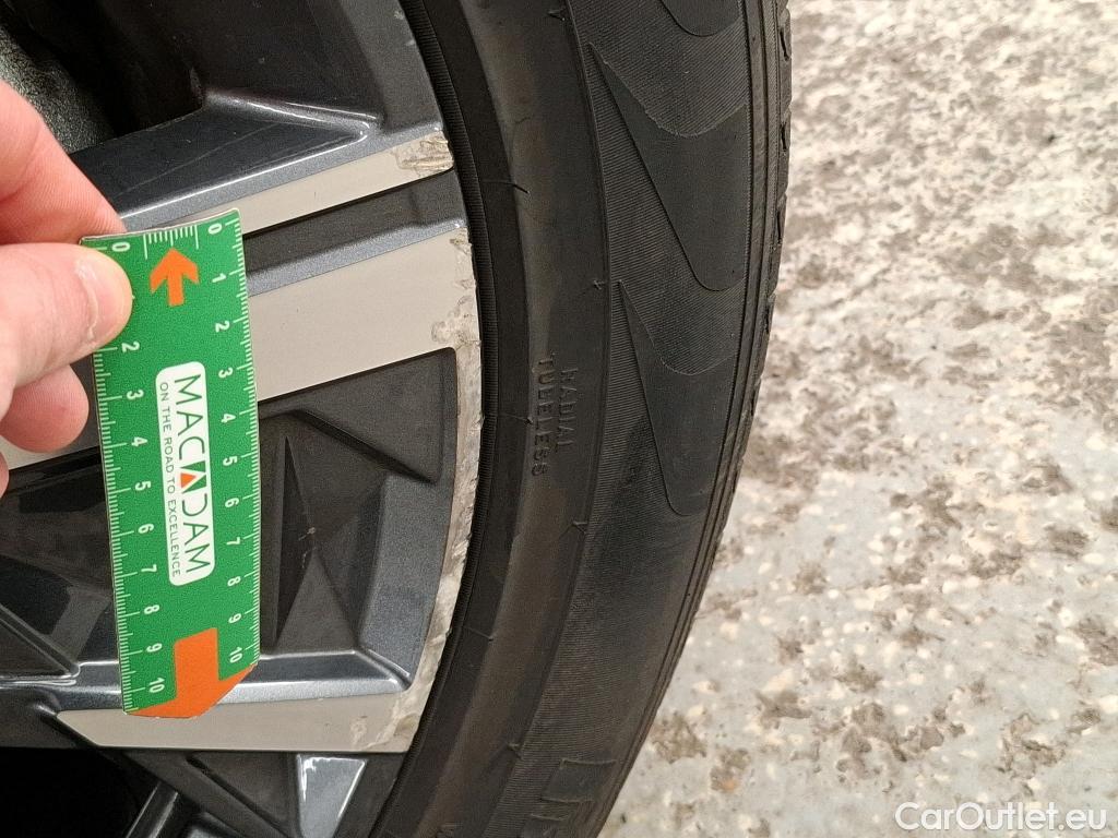  Hyundai  Tucson  Business Hybrid 2WD 1.6 T-GDI 230CV BVA6 E6d #24