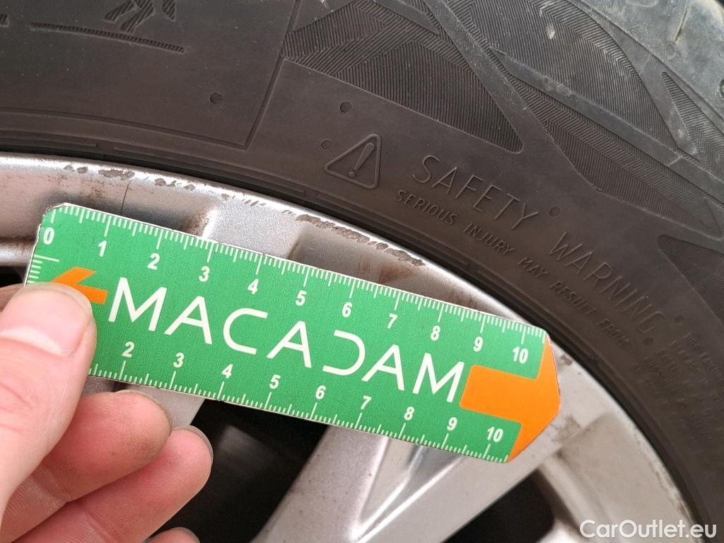  Fiat  500 FIAT   2015  3P  Berline Hybrid 10 BSG 70 ch Dolcevita #26