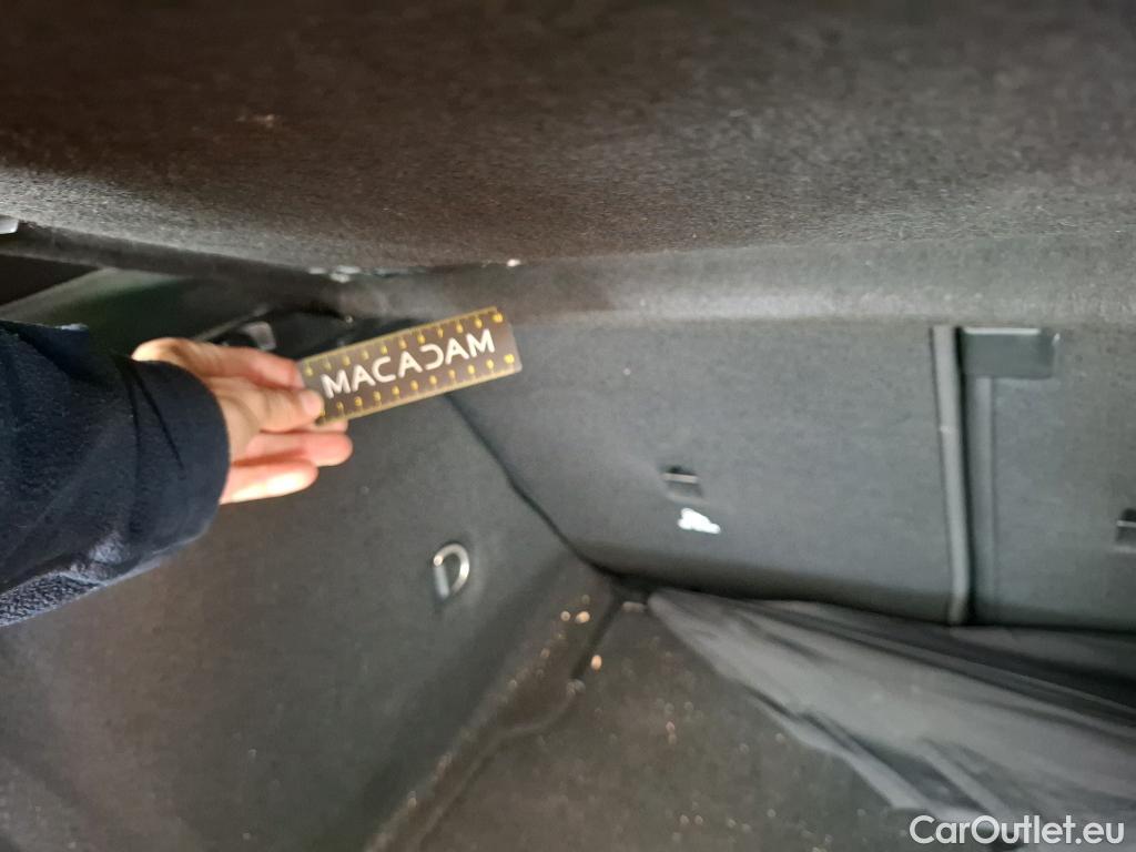  Mercedes  A-Klasse MERCEDESBENZ Classe A Compact  2018  5P  Berline A 180 Style Line #3