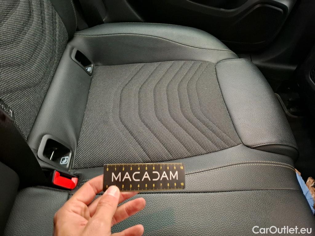  Mercedes  A-Klasse MERCEDESBENZ Classe A Compact  2018  5P  Berline A 180 Style Line #28