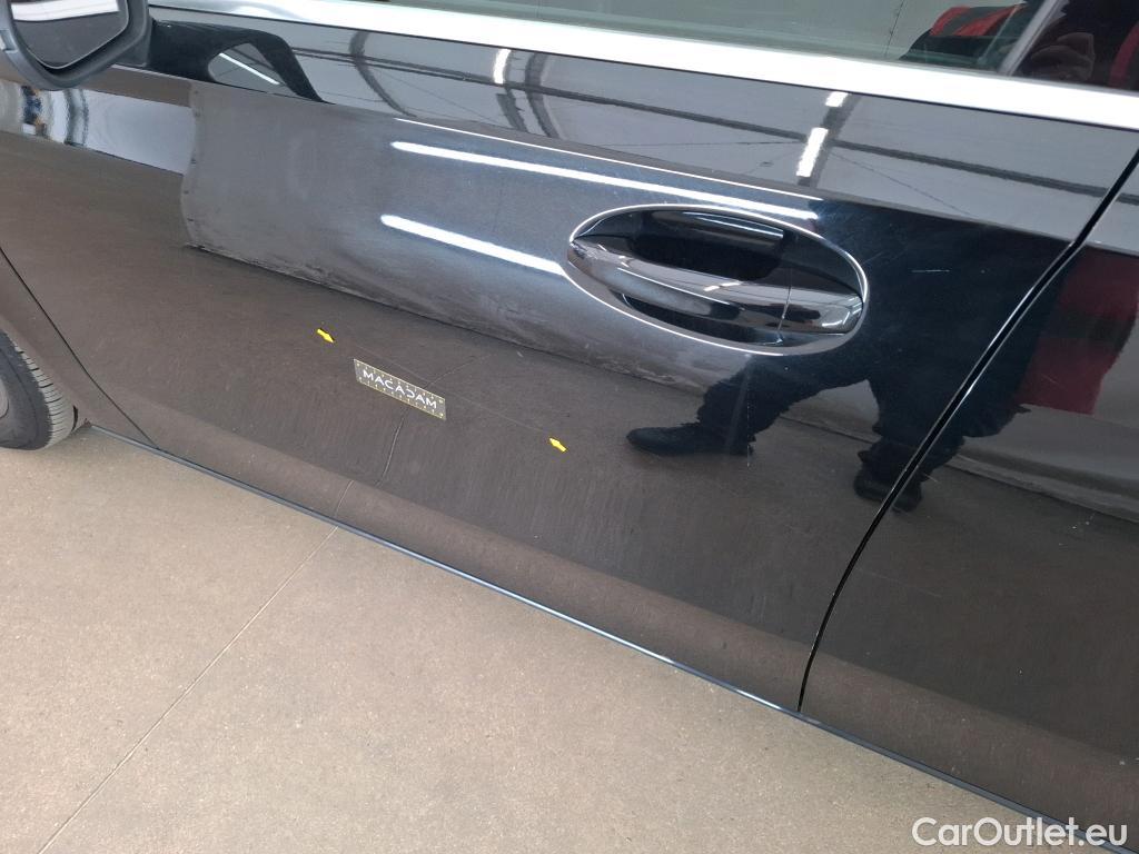  Mercedes  A-Klasse MERCEDESBENZ Classe A Compact  2018  5P  Berline A 180 Style Line #33