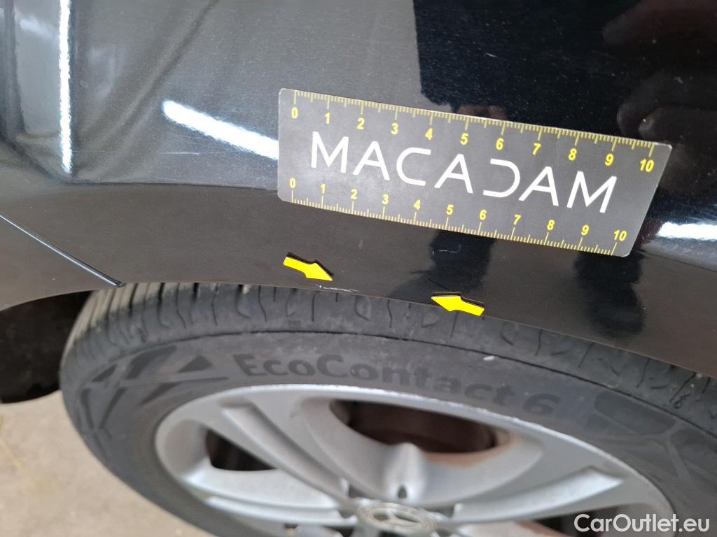  Mercedes  A-Klasse MERCEDESBENZ Classe A Compact  2018  5P  Berline A 180 Style Line #46