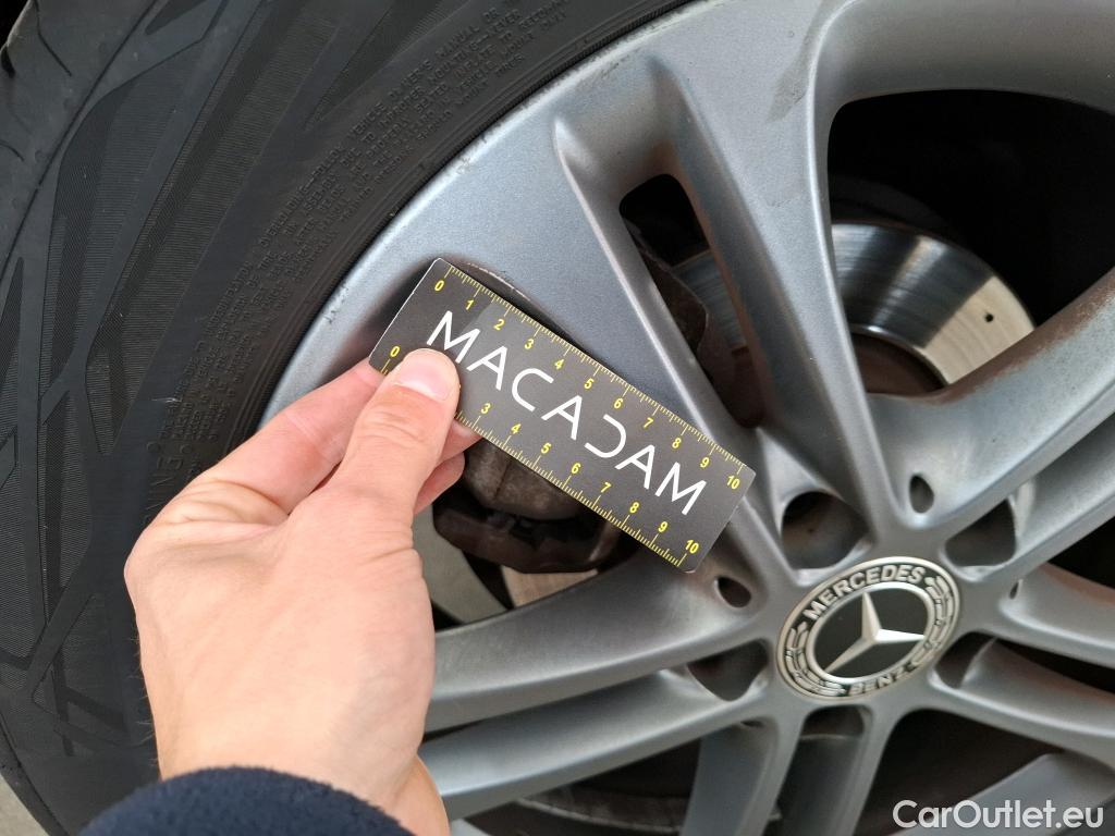  Mercedes  A-Klasse MERCEDESBENZ Classe A Compact  2018  5P  Berline A 180 Style Line #32