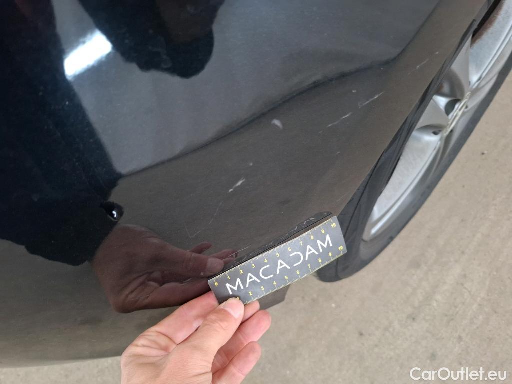  Mercedes  A-Klasse MERCEDESBENZ Classe A Compact  2018  5P  Berline A 180 Style Line #56