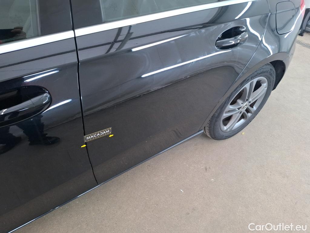  Mercedes  A-Klasse MERCEDESBENZ Classe A Compact  2018  5P  Berline A 180 Style Line #37