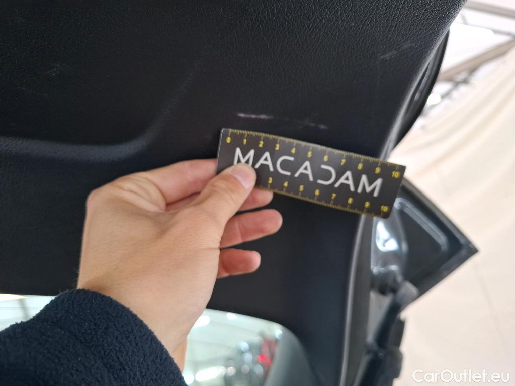  Mercedes  A-Klasse MERCEDESBENZ Classe A Compact  2018  5P  Berline A 180 Style Line #25