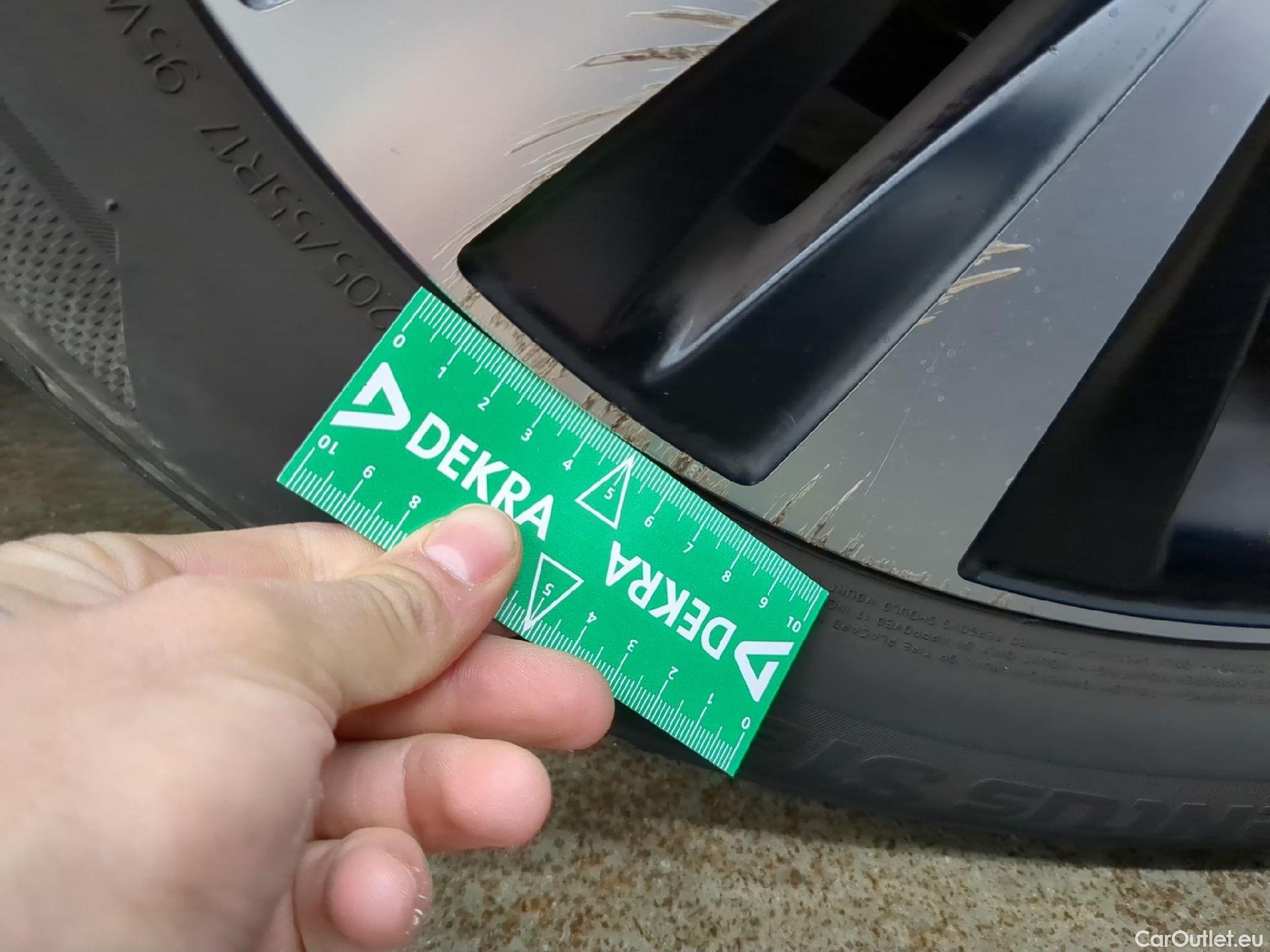  Mercedes  A-Klasse MERCEDES-BENZ Classe A Compact / 2018 / 5P / Berline A 180 d Business Line #1