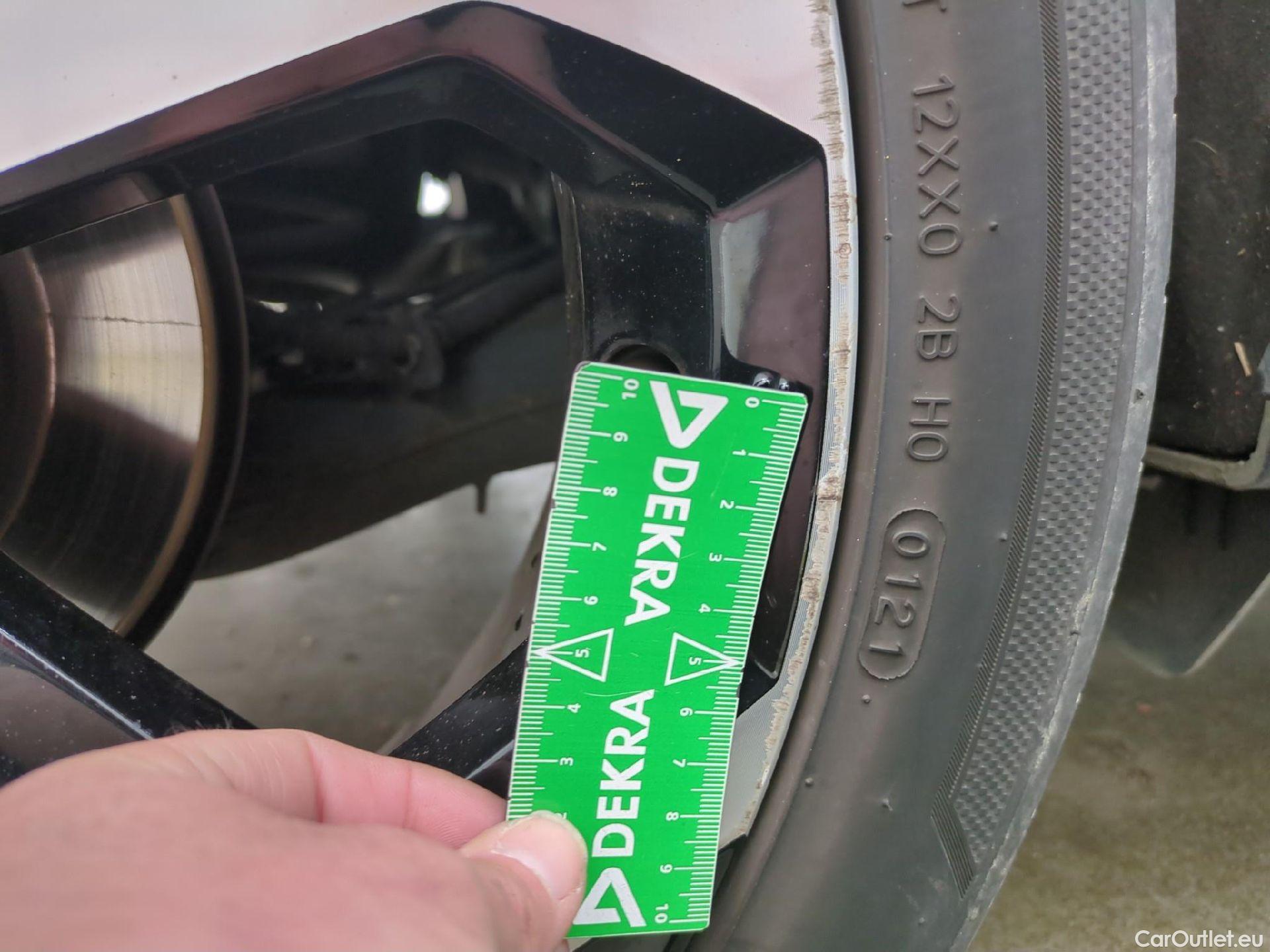  Nissan  Juke NISSAN  / 2019 / 5P / Crossover DIG-T 114 BVM6 Tekna #3