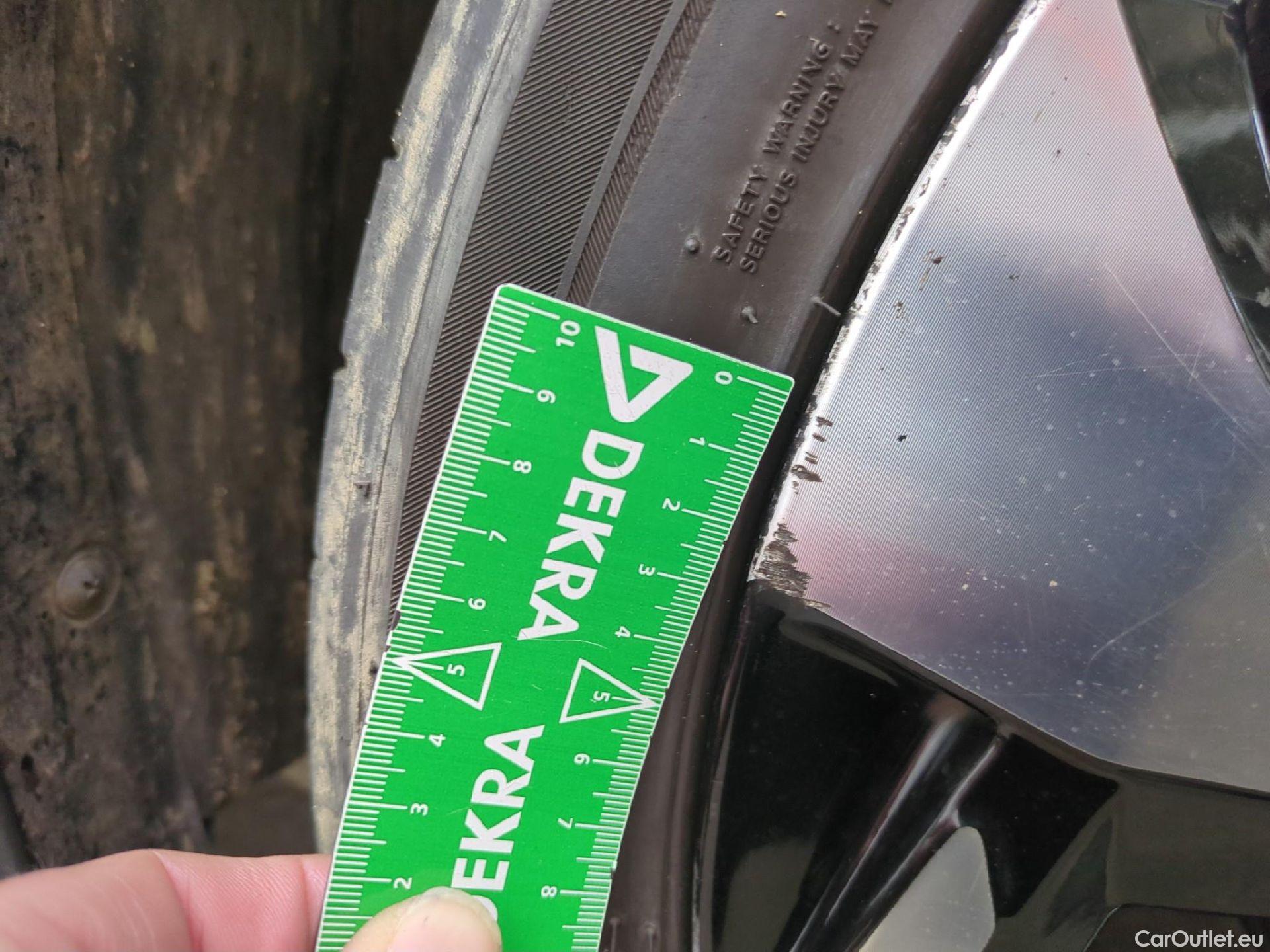  Nissan  Juke NISSAN  / 2019 / 5P / Crossover DIG-T 114 BVM6 Tekna #8