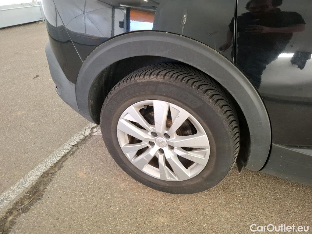  Peugeot  5008  Active Business 1.5 HDi 130CV BVM6 7 Sieges E6dT #82