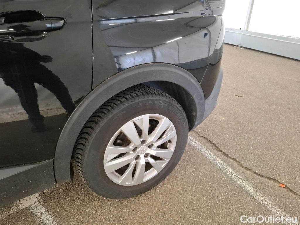  Peugeot  5008  Active Business 1.5 HDi 130CV BVM6 7 Sieges E6dT #121