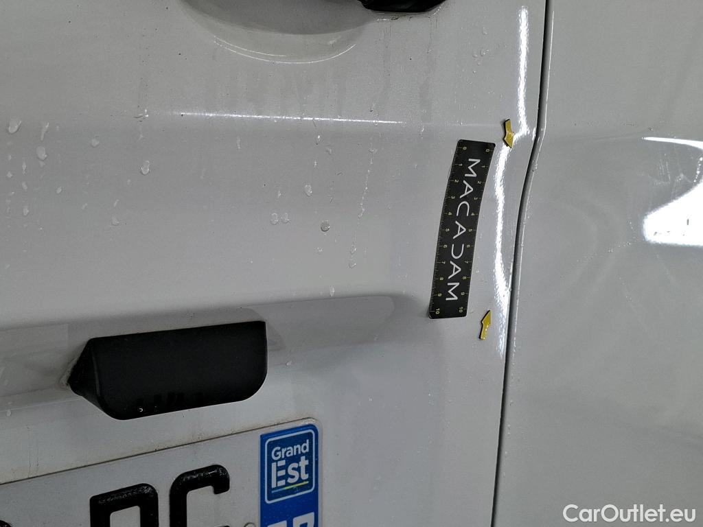  Peugeot  Expert PEUGEOT  / 2016 / 4P / Combi BLUEHDI 150 S&S STANDARD #2