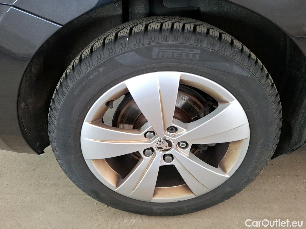  Skoda  Superb  Break Business 2.0 TDI 150CV BVA7 E6d #41