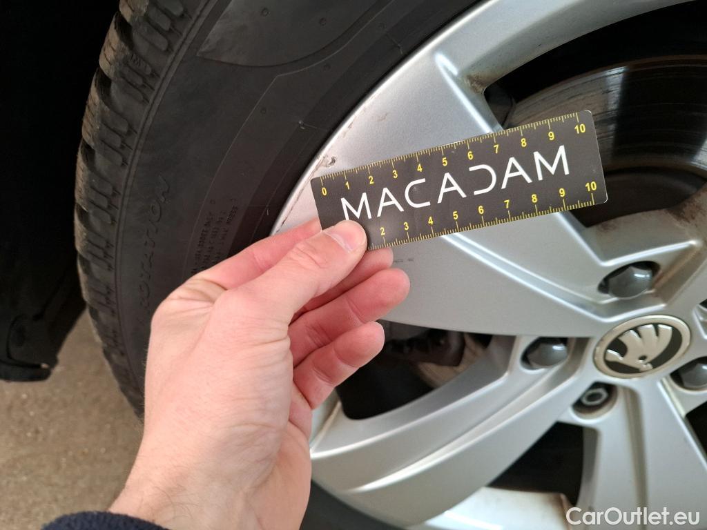  Skoda  Superb  Break Business 2.0 TDI 150CV BVA7 E6d #39