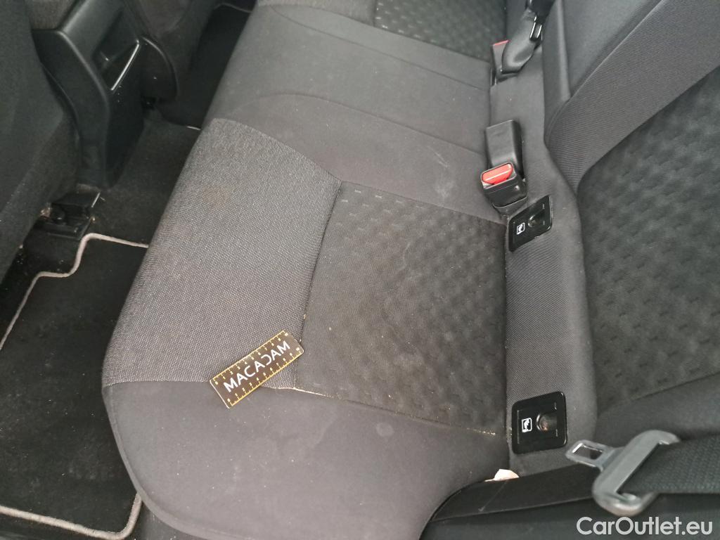  Toyota  Corolla TOYOTA  / 2022 / 5P / Berline Hybride 140h Dynamic Business Beyond Zer #100