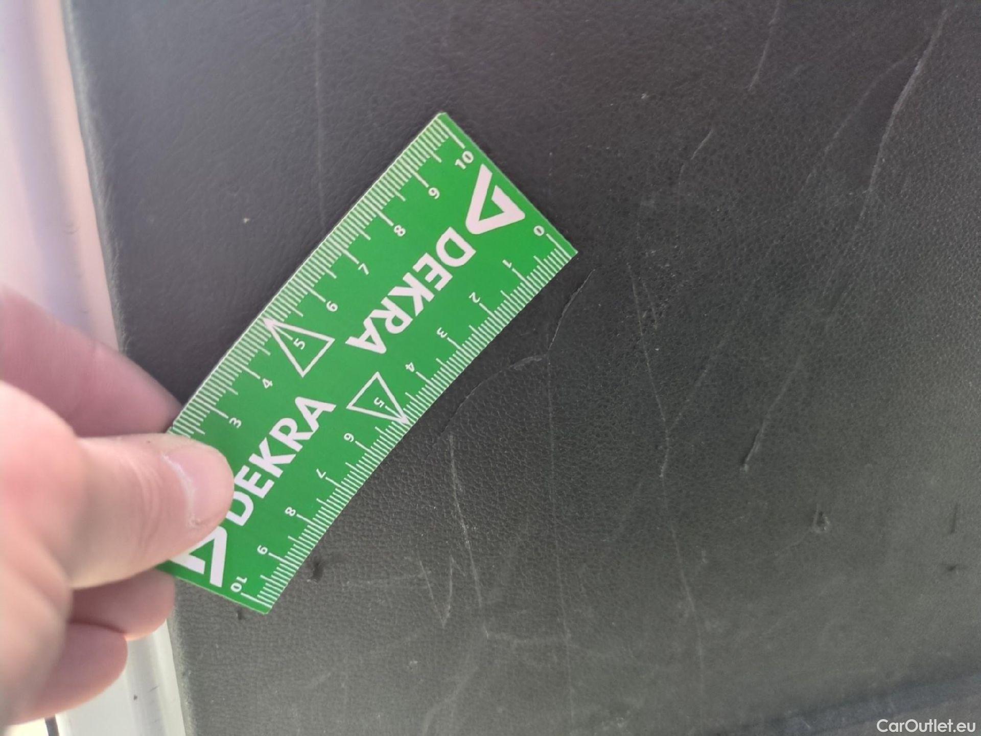  Renault  Trafic RENAULT  / 2019 / 4P / Fourgon tole FG GCF L2H2 1200 Energy dCi 145 E6 #38