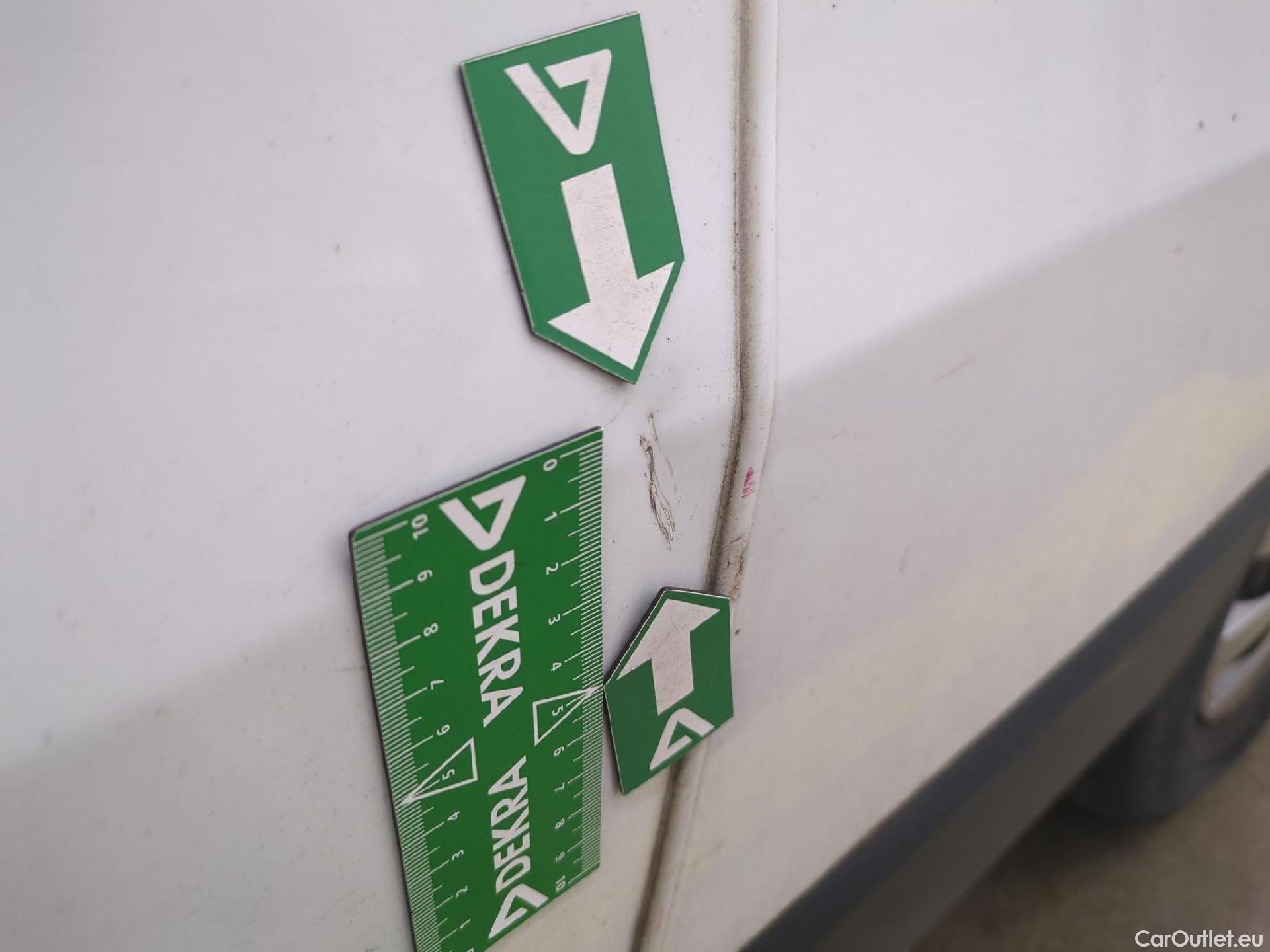  Renault  Trafic RENAULT  / 2019 / 4P / Fourgon tole FG GCF L2H2 1200 Energy dCi 145 E6 #20