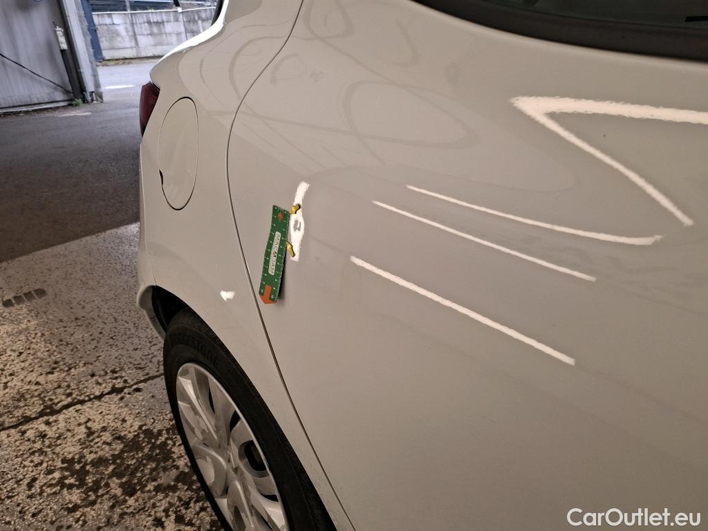  Renault  Clio  IV Air MediaNav 1.5 dCi 75CV BVM5 E6 #13