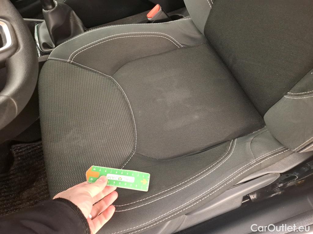  Renault  Clio  IV Air MediaNav 1.5 dCi 75CV BVM5 E6 #19