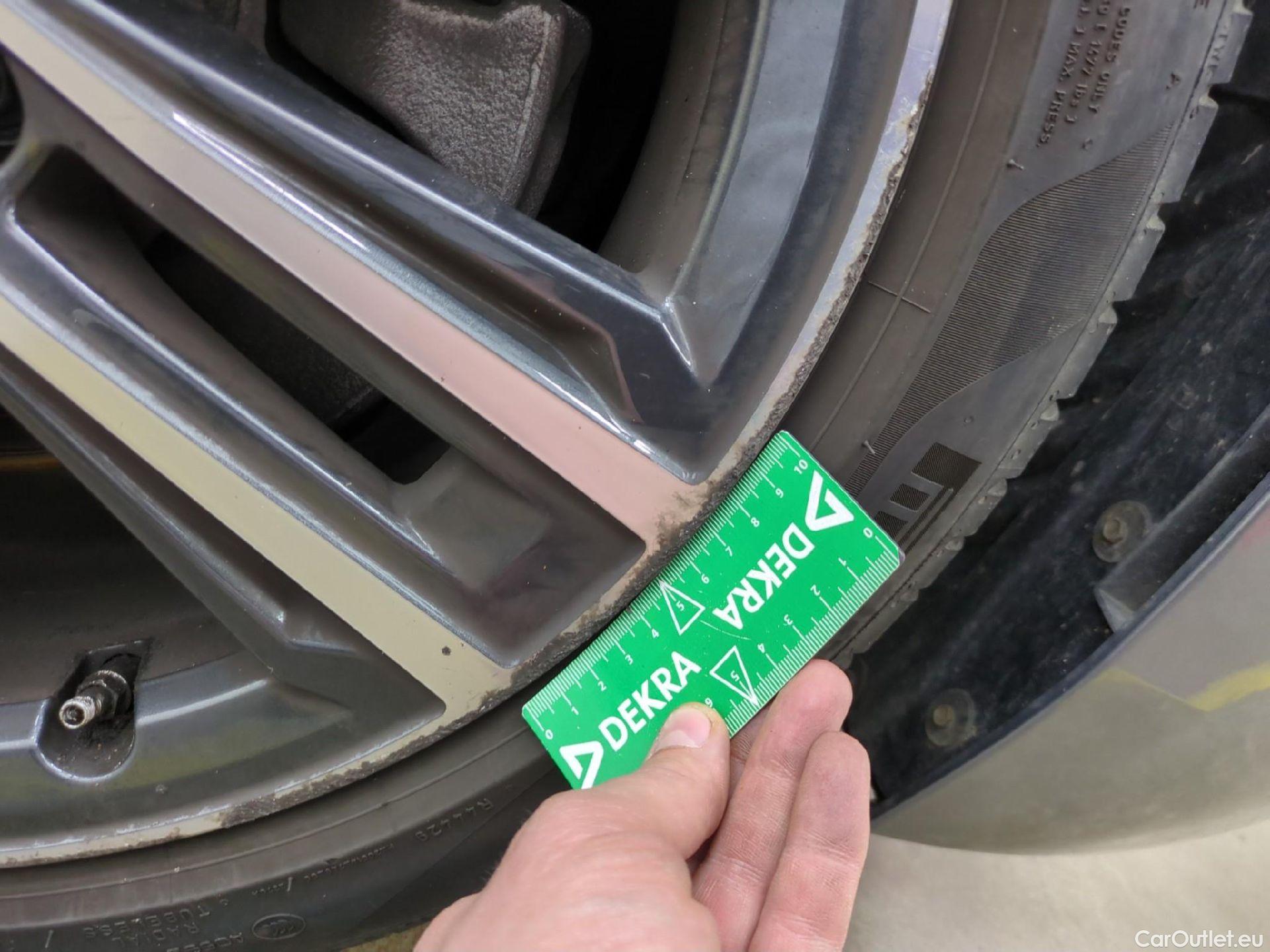  Bmw  Serie 1 1 Berline 116 d Business Design 1.5 115CV BVA7 E6d #5