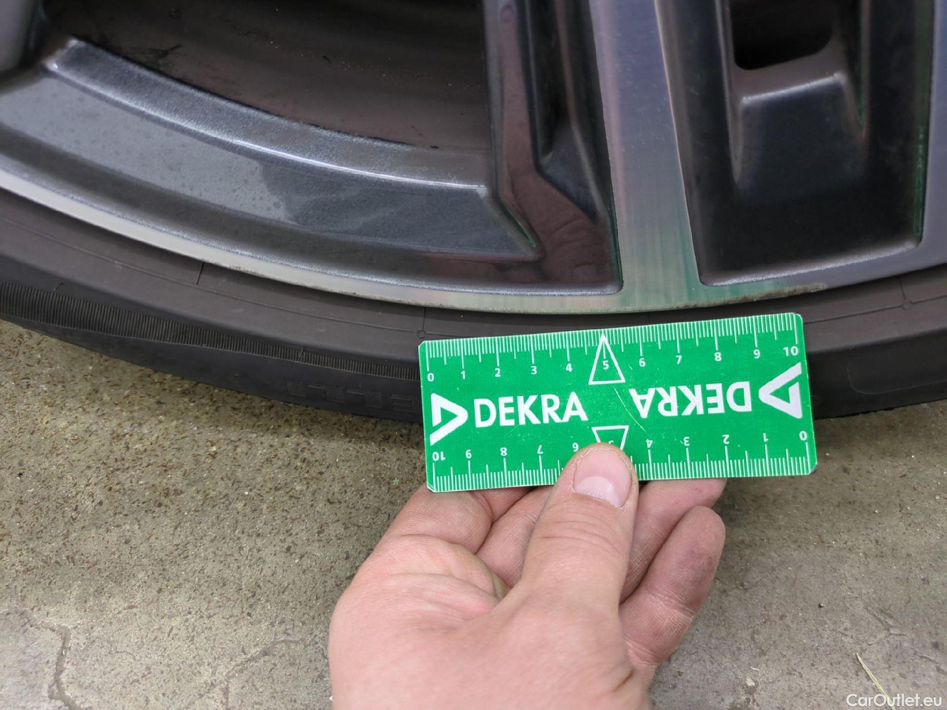  Bmw  Serie 1 1 Berline 116 d Business Design 1.5 115CV BVA7 E6d #14