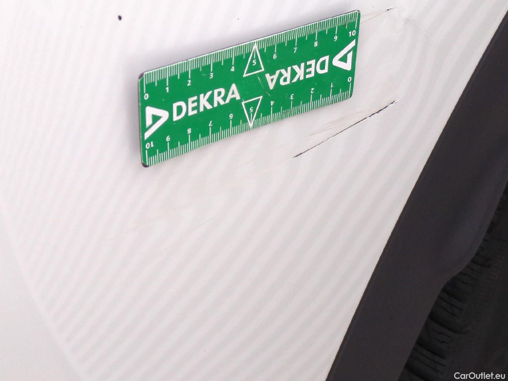  Peugeot  3008 PEUGEOT  / 2020 / 5P / SUV BlueHDi 130 S&S EAT8 GT #23