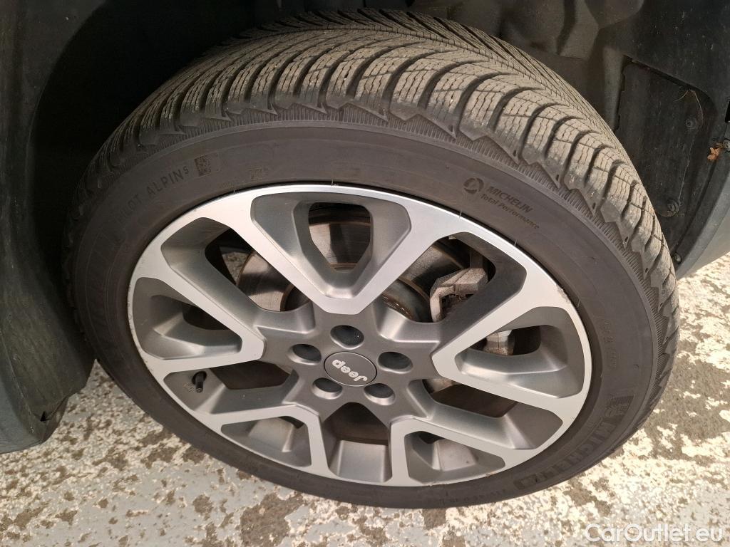  Jeep  Patriot JEEP Renegade / 2018 / 5P / SUV 1.3 TURBO T4 240PS 4XE S #13