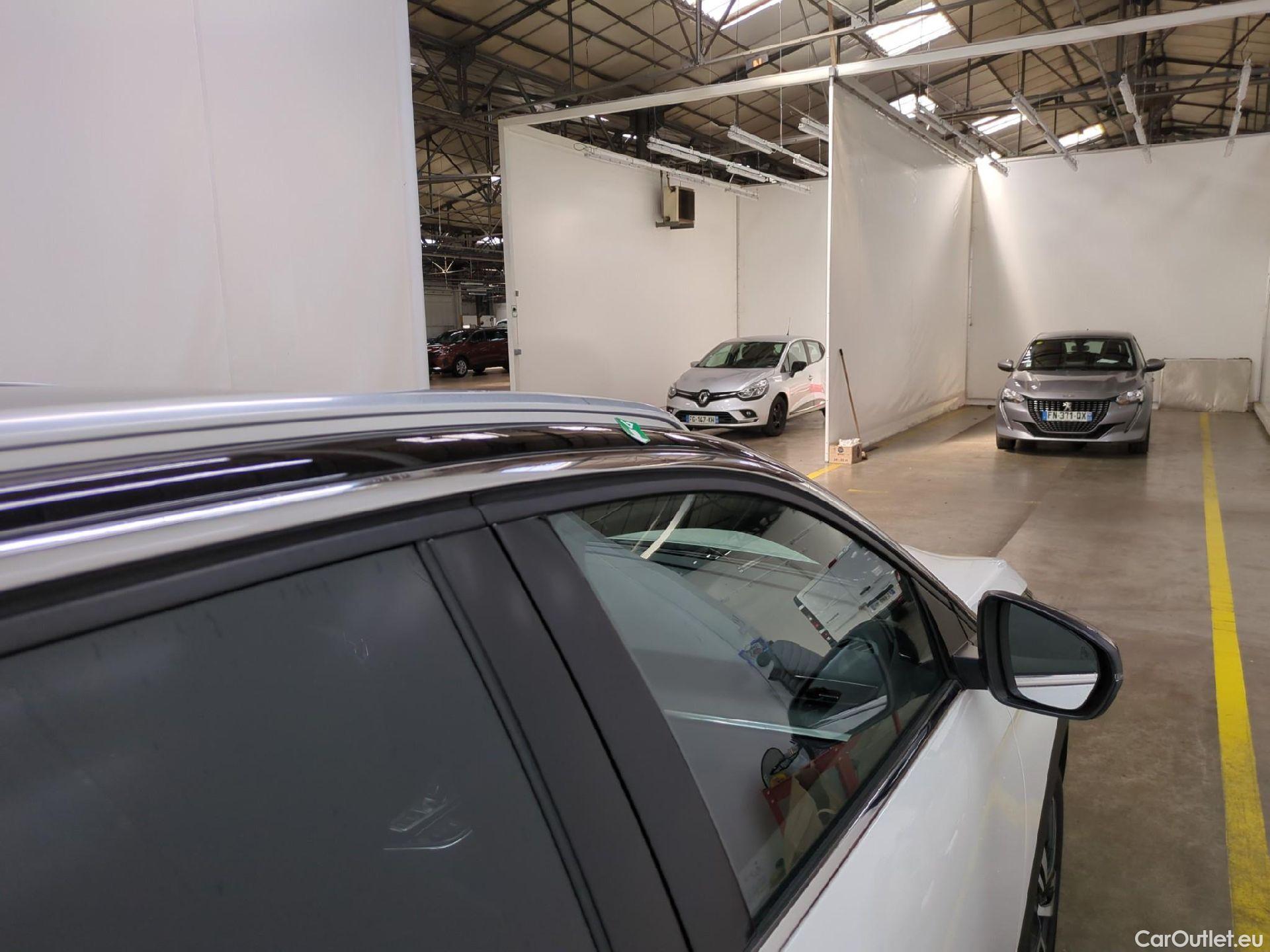  Peugeot  3008 PEUGEOT  / 2020 / 5P / SUV BlueHDi 130 S&S EAT8 GT #21