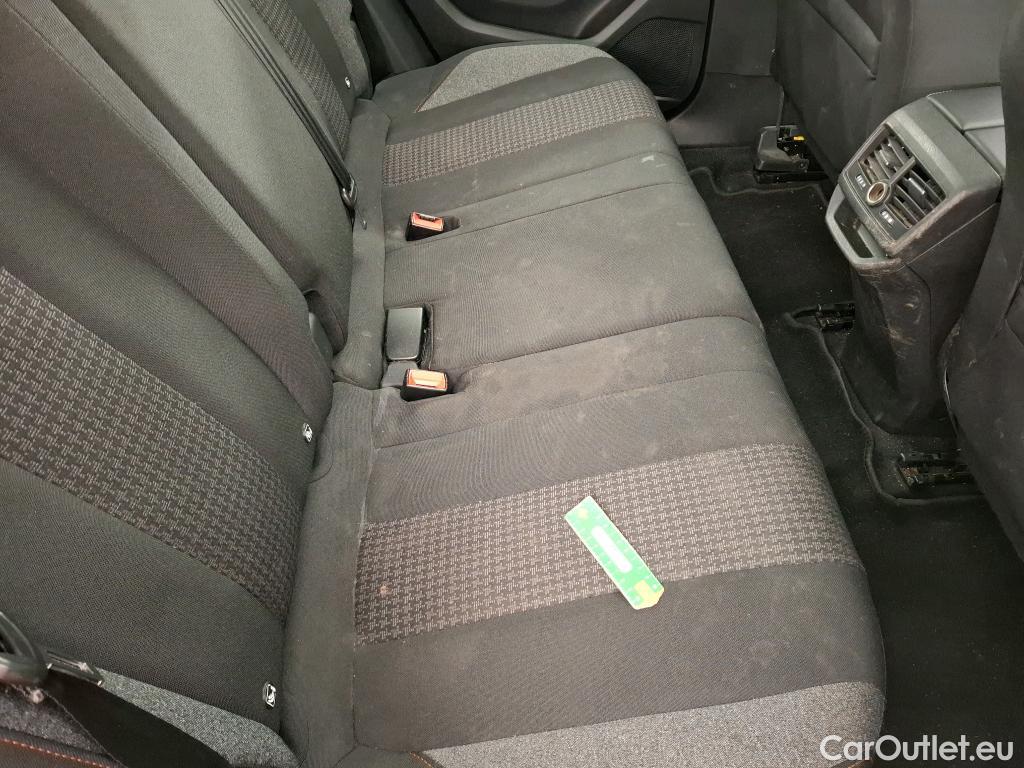  Peugeot  3008  Active Pack 1.5 HDi 130CV BVA8 E6d #40