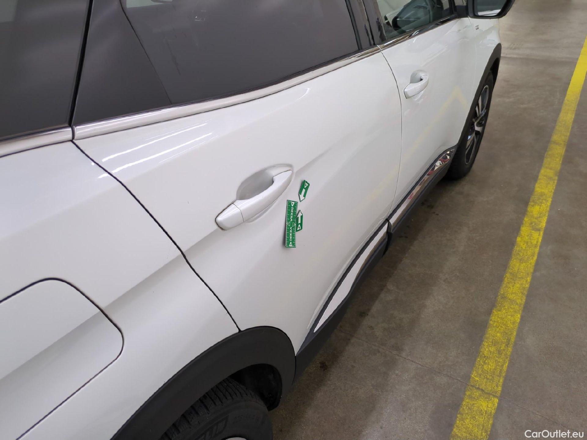  Peugeot  3008 PEUGEOT  / 2020 / 5P / SUV BlueHDi 130 S&S EAT8 GT #28