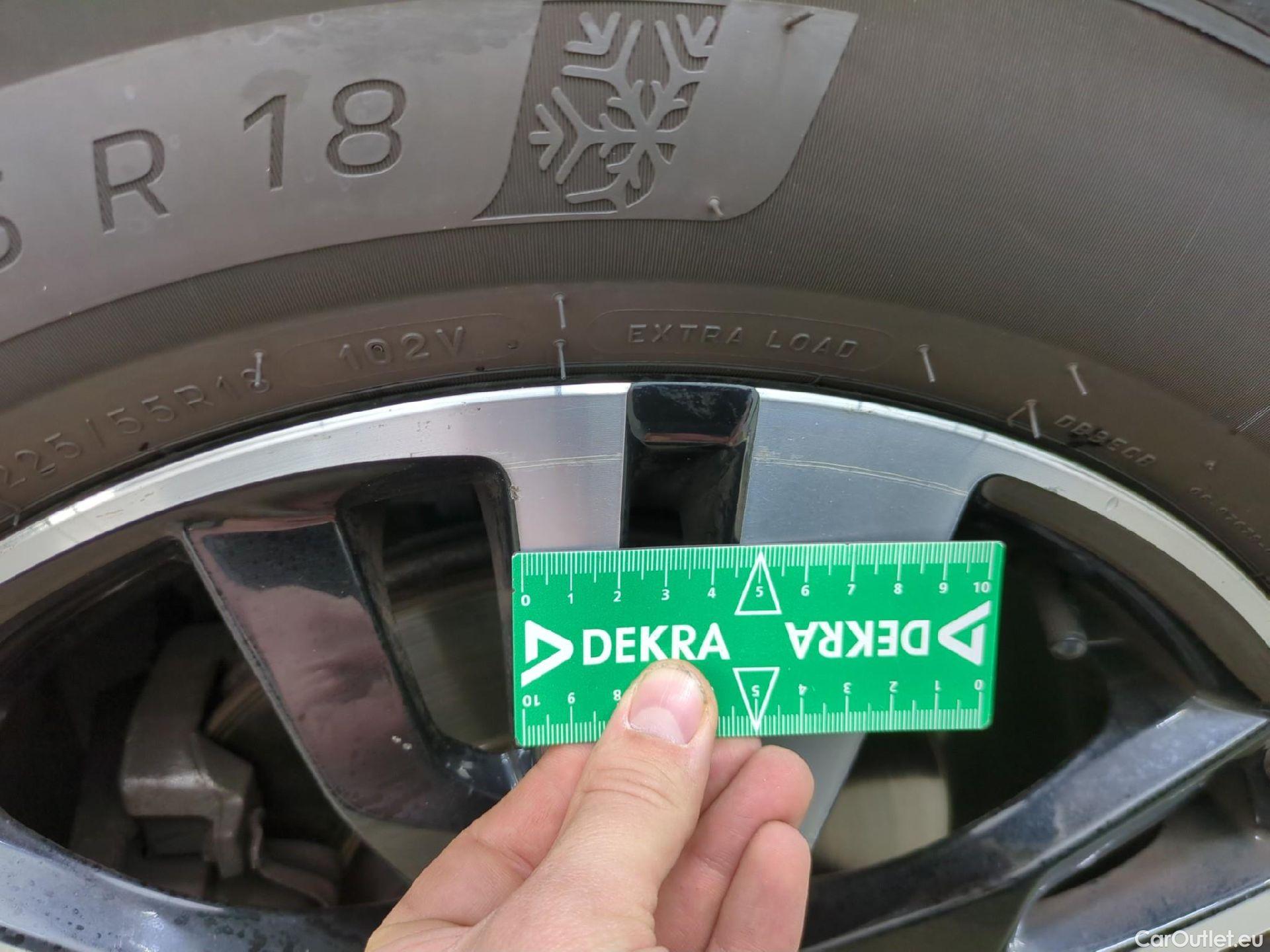  Peugeot  3008 PEUGEOT  / 2020 / 5P / SUV BlueHDi 130 S&S EAT8 GT #10