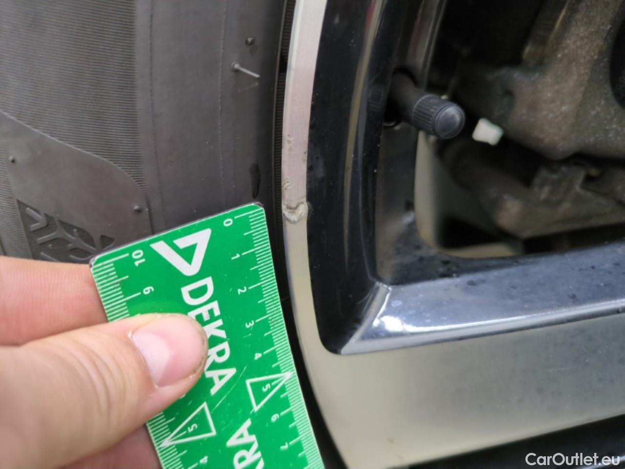  Peugeot  3008 PEUGEOT  / 2020 / 5P / SUV BlueHDi 130 S&S EAT8 GT #18