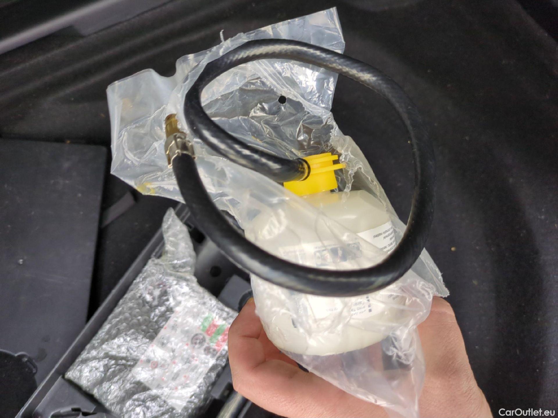  Peugeot  3008 PEUGEOT  / 2020 / 5P / SUV BlueHDi 130 S&S EAT8 GT #3