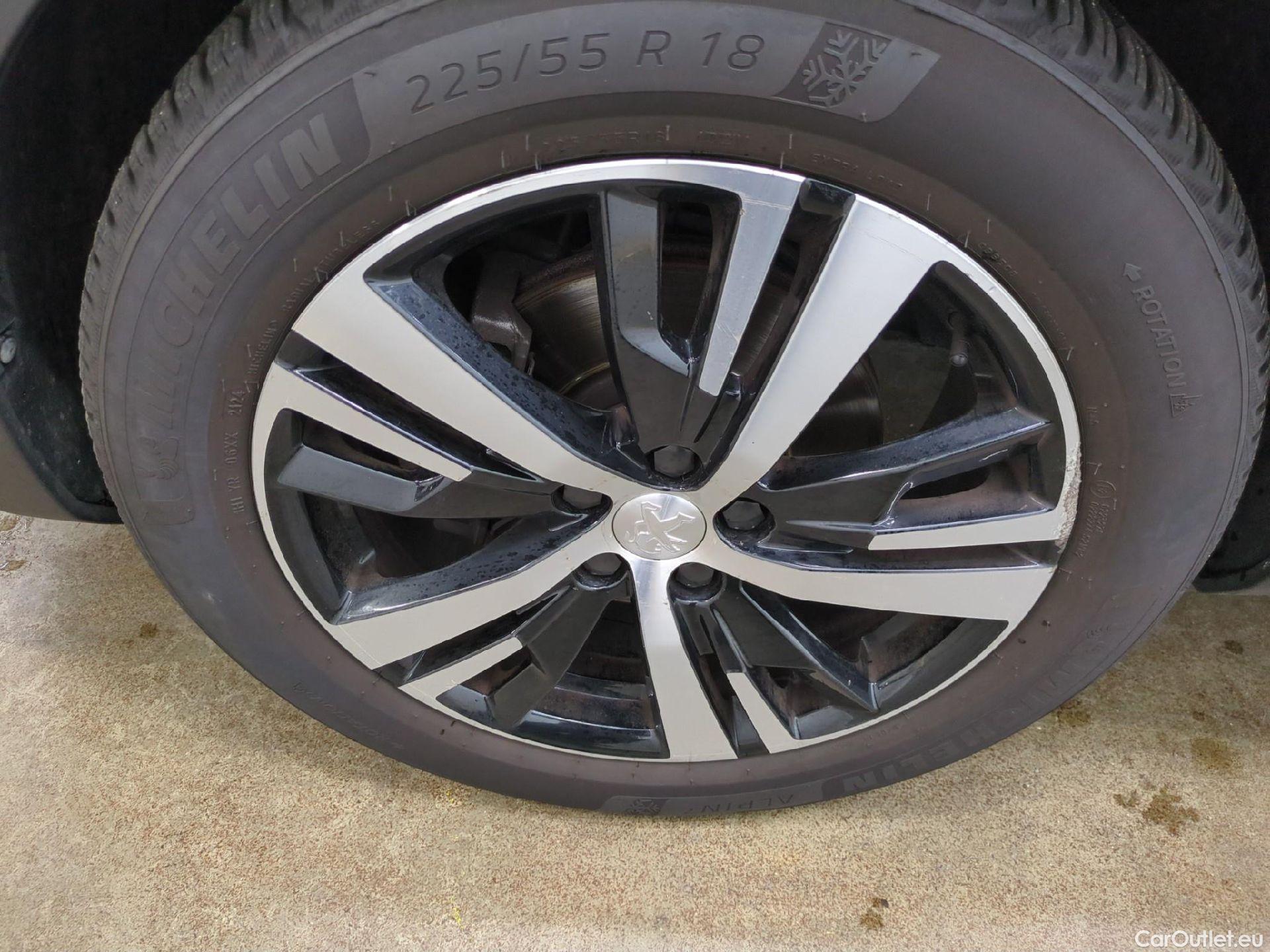  Peugeot  3008 PEUGEOT  / 2020 / 5P / SUV BlueHDi 130 S&S EAT8 GT #9