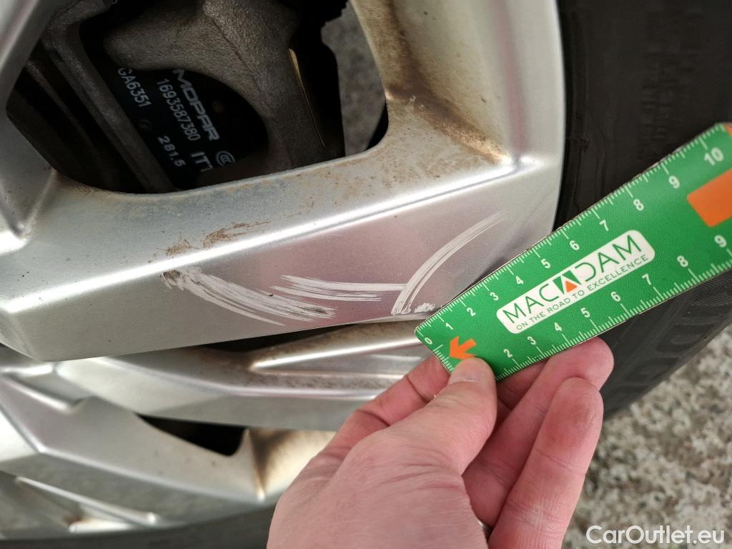  Peugeot  3008  Active Pack 1.5 HDi 130CV BVA8 E6d #36