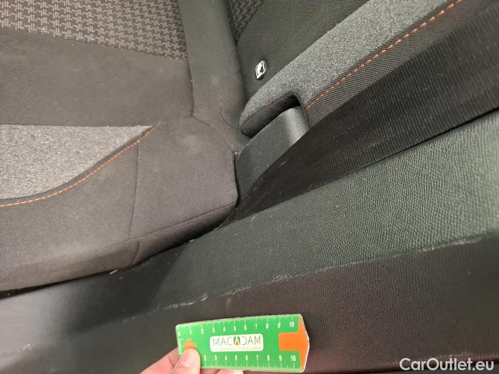  Peugeot  3008  Active Pack 1.5 HDi 130CV BVA8 E6d #38